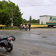In die Regenkombi an der B40 : !Moped-Touren, 2017.4-Laender, 2017.4-Länder, Europa, Europe, Ladendorf, Max-Planck-Schule, Moped-Touren, Niederösterreich, Österreich