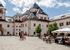 Pause im Schlosshof Augustusburg : 2016.Erzgebirge, Augustusburg, Deutschland, Europa, Europe, Germany, MRD, Max-Planck-Schule, Sachsen, jAlbum