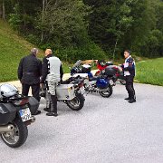 Technische Pause an der L407 : !Moped-Touren, 2017.4-Laender, 2017.4-Länder, Europa, Europe, Kirchenviertel, Max-Planck-Schule, Moped-Touren, Steiermark, Ulrich Kossack, Österreich