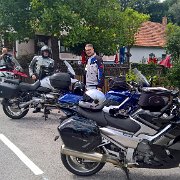 Kaffeepause mit Hund und Hochzeit in Feistritz am Wechsel : !Moped-Touren, 2017.4-Laender, 2017.4-Länder, Europa, Europe, Feistritz am Wechsel, Max-Planck-Schule, Moped-Touren, Niederösterreich, Österreich