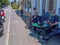 Kleine Kaffepause neben der Bäckerei : 2018.Ardennen, Brouch, Europa, Europe, Luxemburg, MRD, Mersch